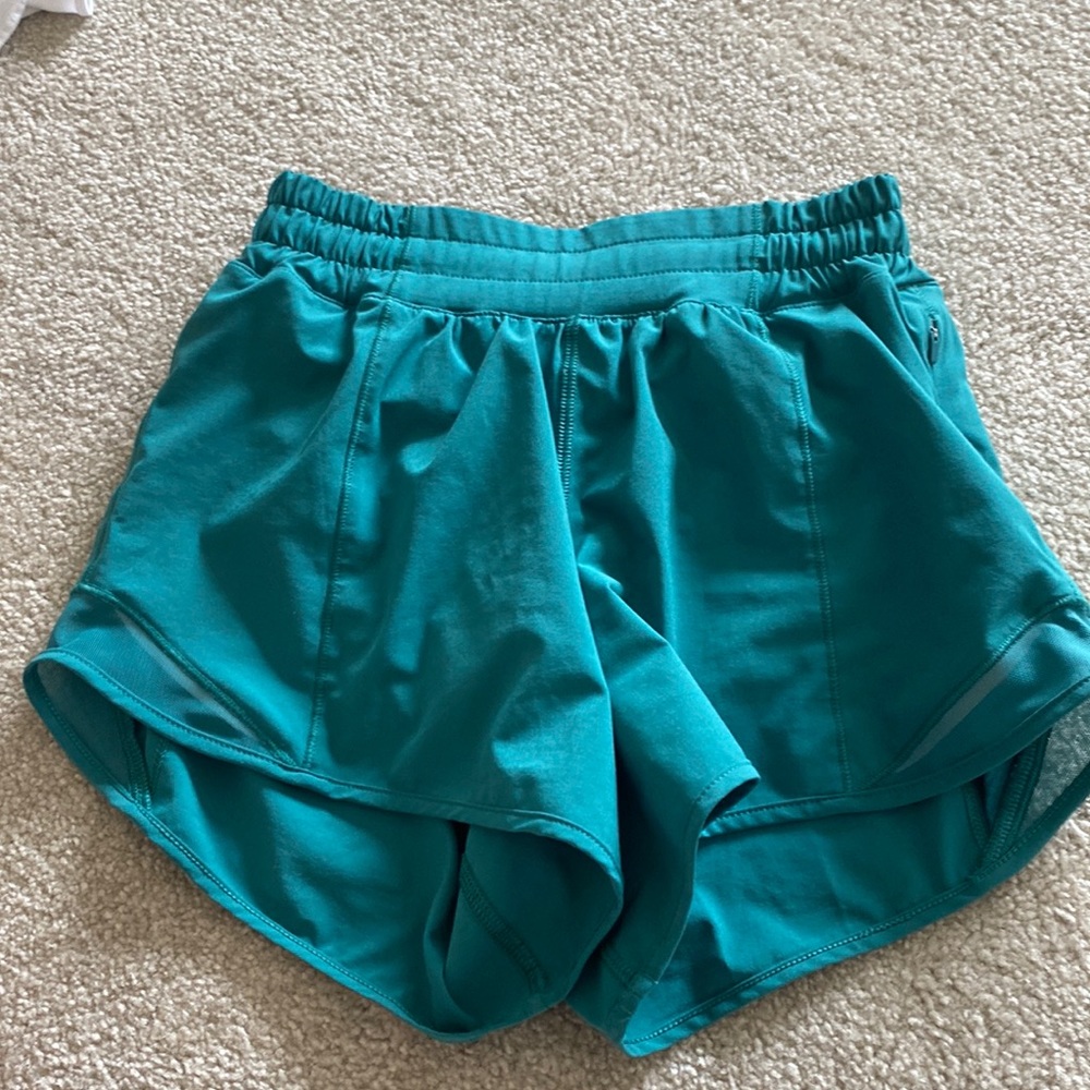 lululemon emerald green, hotty hot, 4 inch,low rise